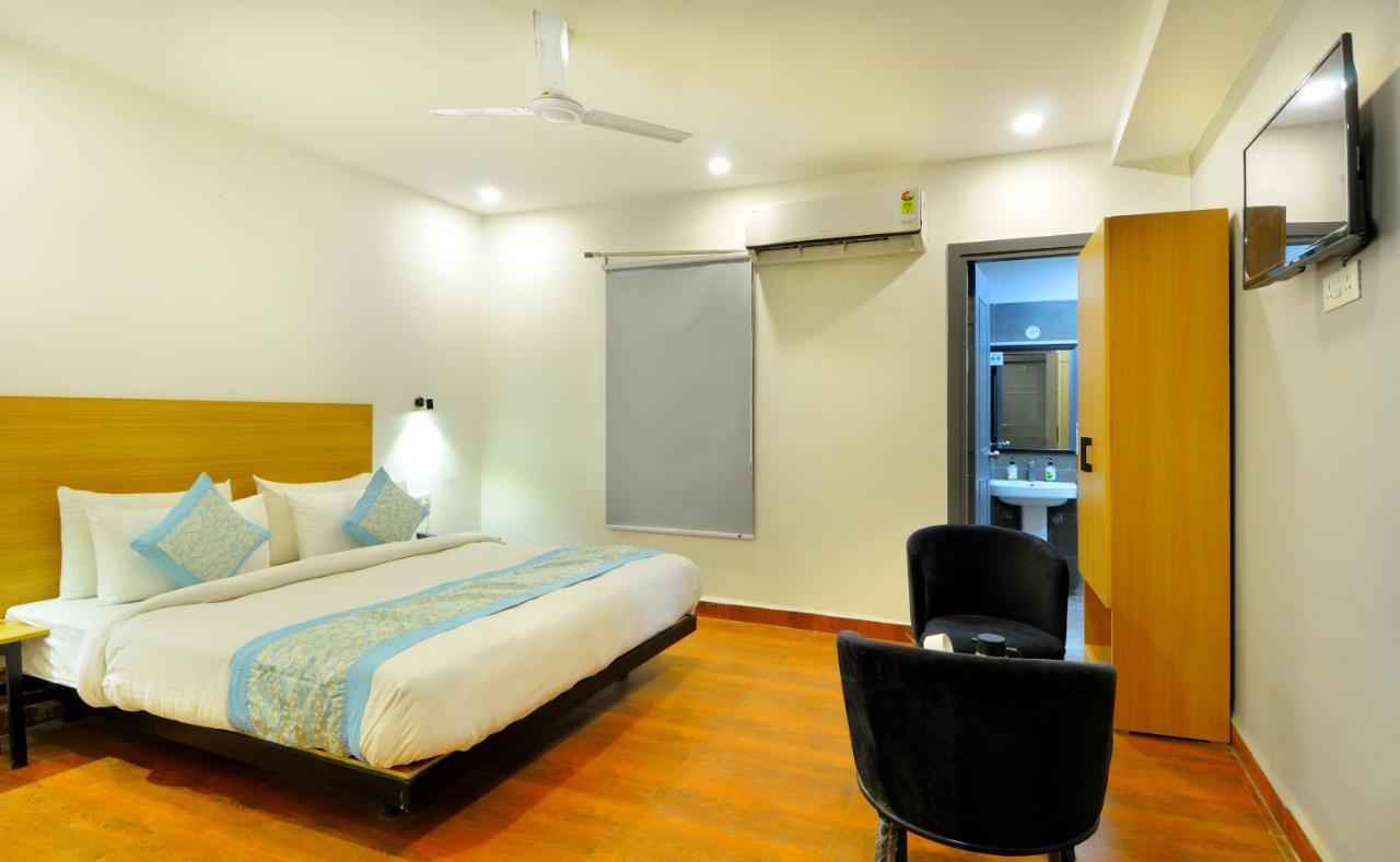 The Red York Hotel Ghaziabad Exterior photo