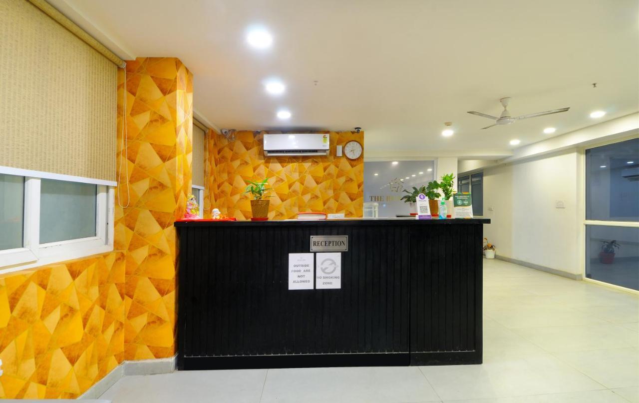 The Red York Hotel Ghaziabad Exterior photo